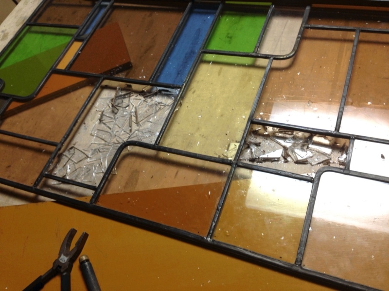 ステンドグラスパネルの修理
