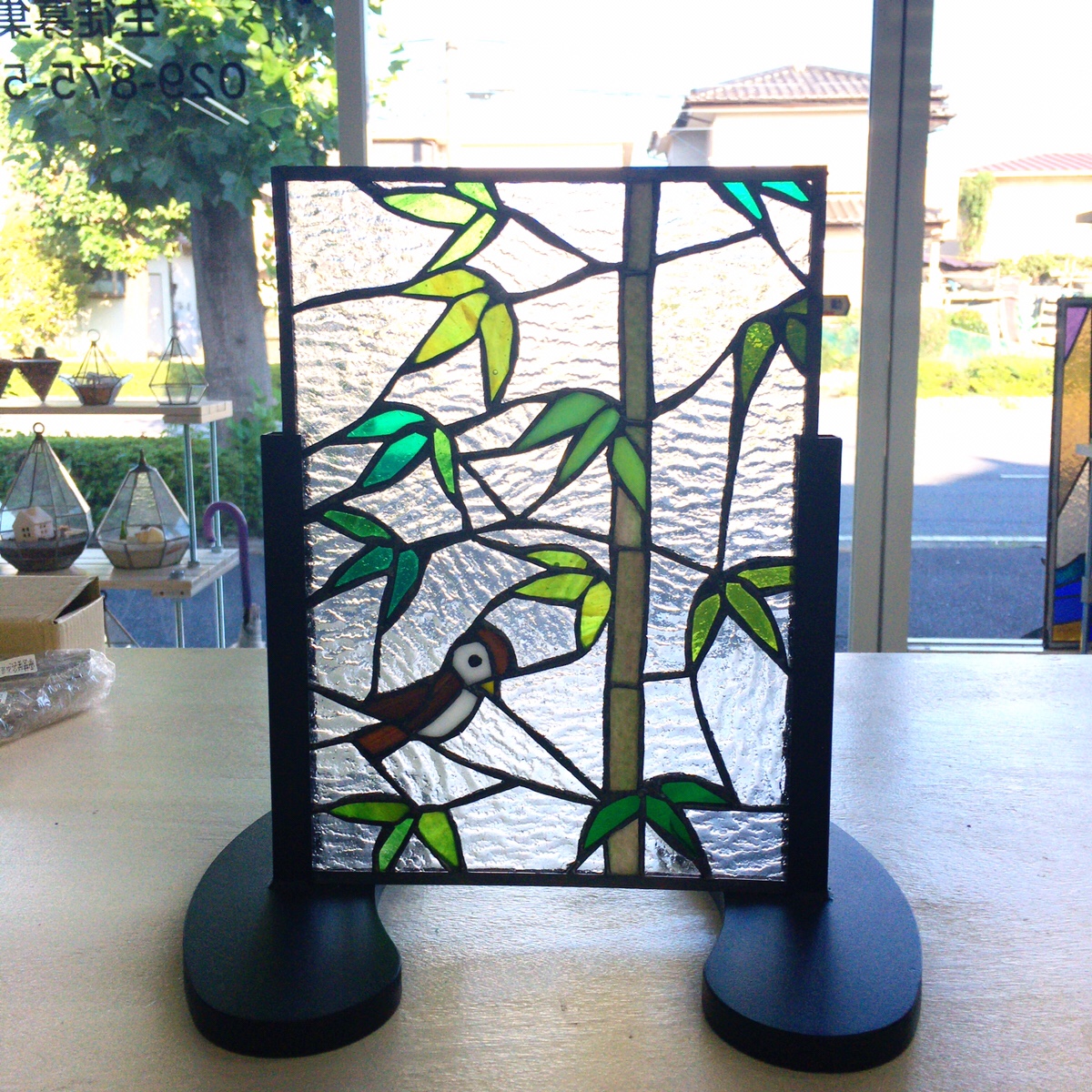 生徒さんの作品。竹と鳥のステンドグラスパネル | ステンドグラス工房