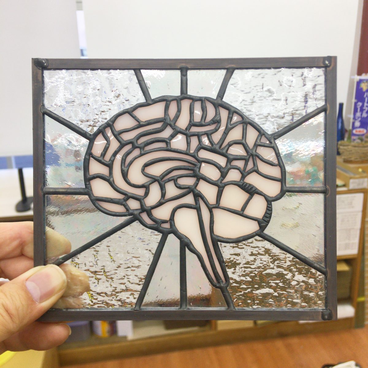 脳のデザインのステンドグラスパネル | ステンドグラス工房オクノシオ
