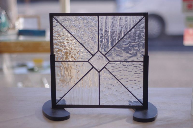 透明のガラスで作るシンプルなパネル ステンドグラス工房オクノシオ
