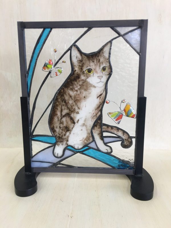 生徒さんの作品 ステンドグラスの猫の絵付けパネル ステンドグラス工房オクノシオ