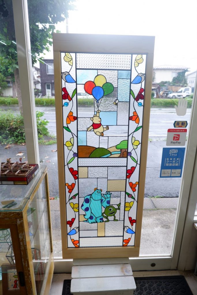 生徒さんの作品。キャラクターのステンドグラス | ステンドグラス工房